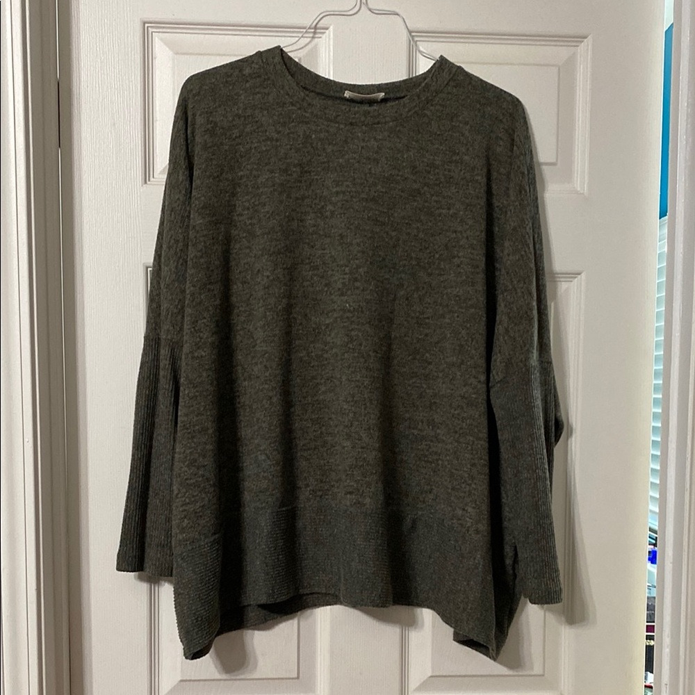 EUC Zenana sweater